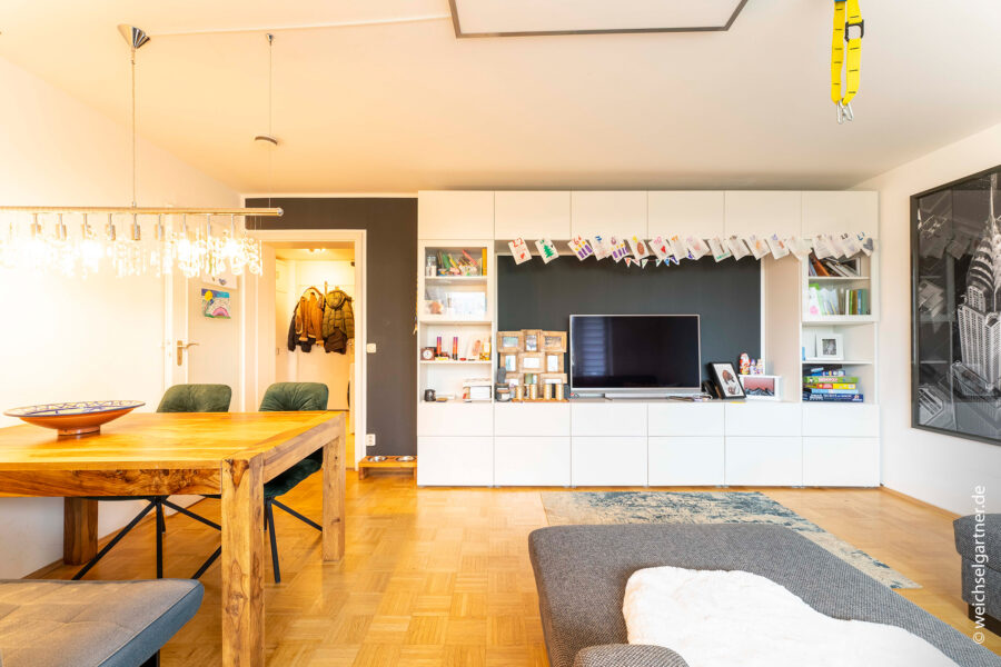 Sonnige Eigentumswohnung mit herrlichem Süd-Blick - Wohn- und Esszimmer