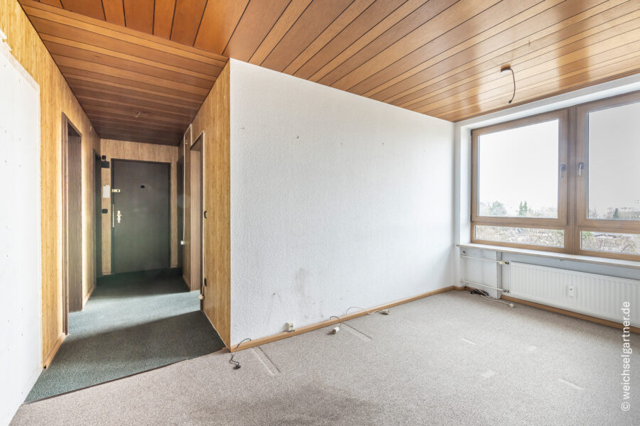Direkt am Truderinger-Wald: Sanierungsbedürftige Eigentumswohnung mit Süd-Loggia und TG-Stellplatz - Essbereich