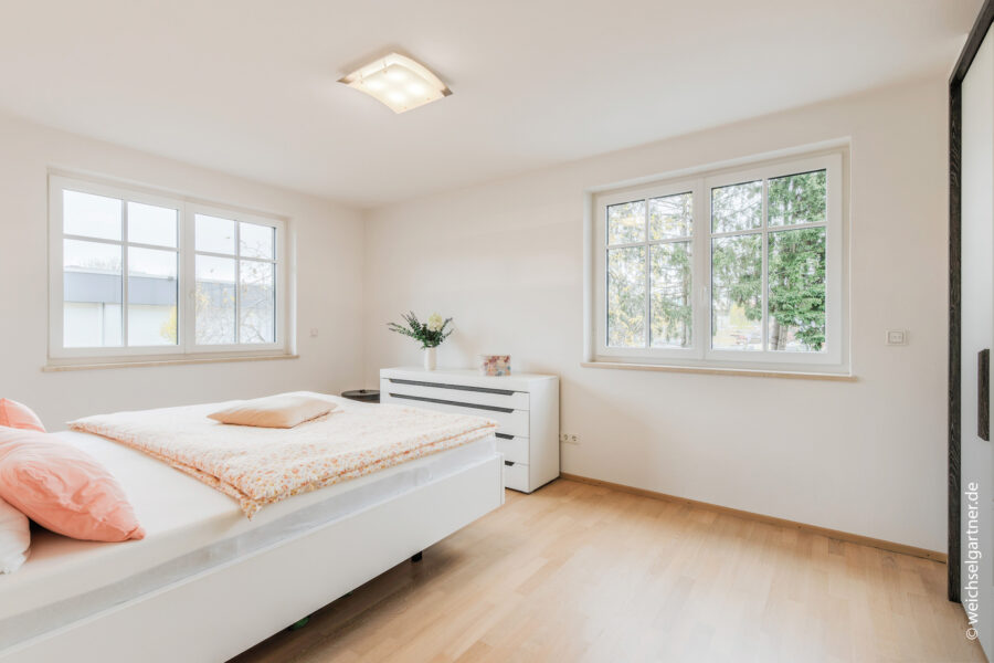 Neuwertige und energieeffiziente Eigentumswohnung in zentraler Lage - Schlafzimmer
