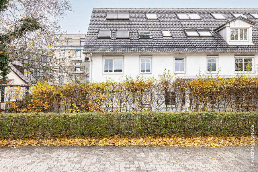 Neuwertige und energieeffiziente Eigentumswohnung in zentraler Lage - Weitere Außenansicht