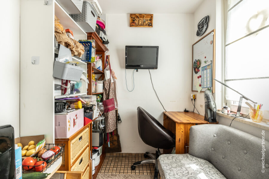 Renovierungsbedürftige Gartenwohnung direkt im Arabellapark - Hauswirtschaftsraum