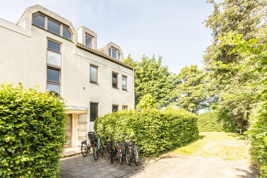 Bezugsfreies Appartement mit Gestaltungspotenzial in ruhiger Wohnlage - Außenansicht