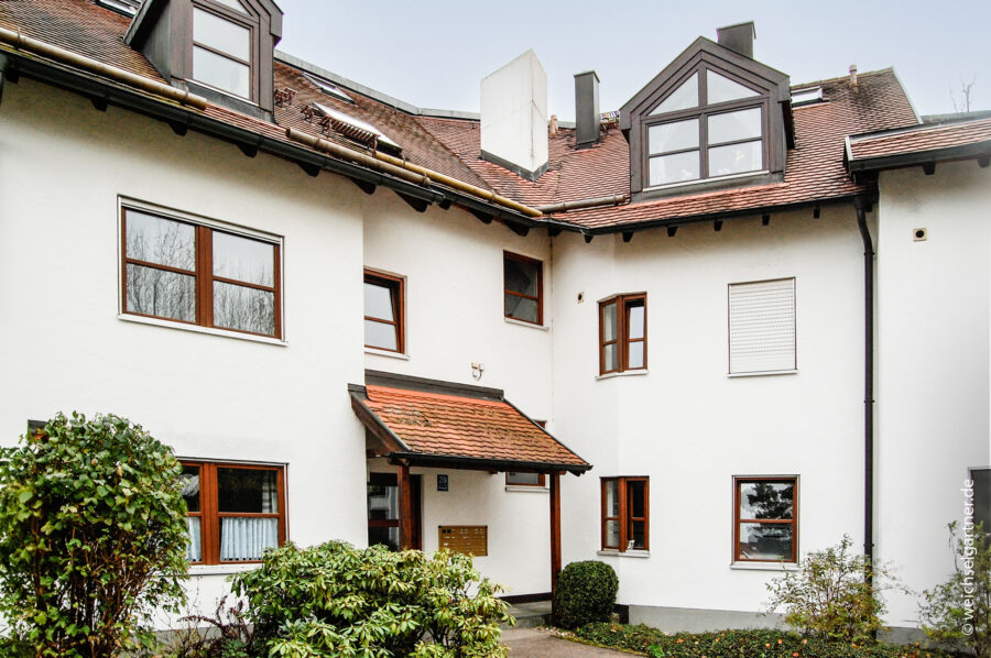 Schöne Dachgeschosswohnung mit Terrasse - 525