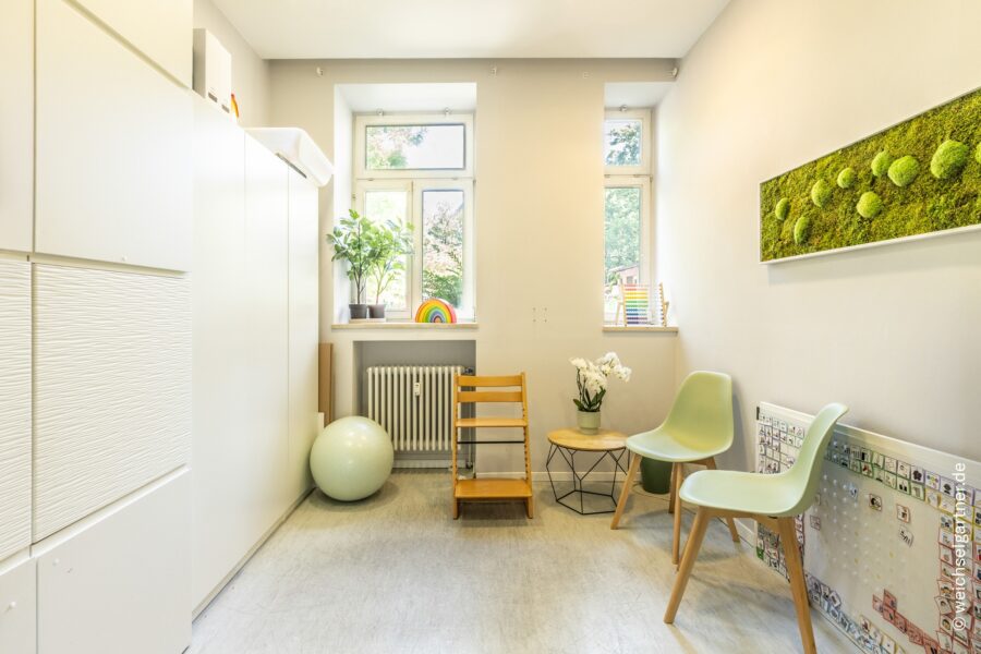Attraktive Gewerbeeinheit in denkmalgeschütztem Altbau - Derzeitiger Wartebereich