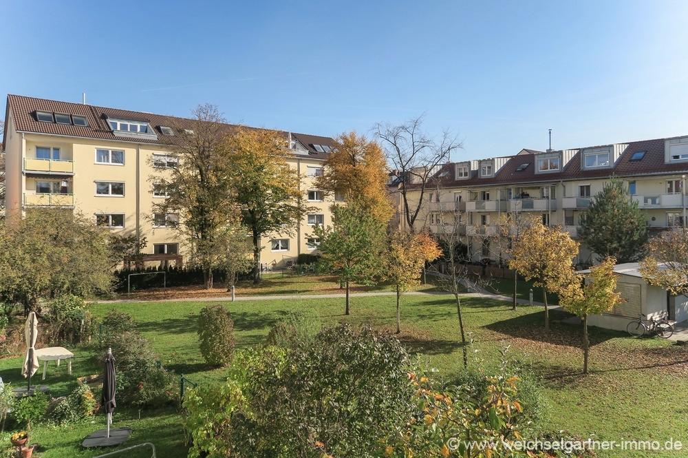 Schöne Eigentumswohnung mit Süd-Balkon, 80997 München, Etagenwohnung