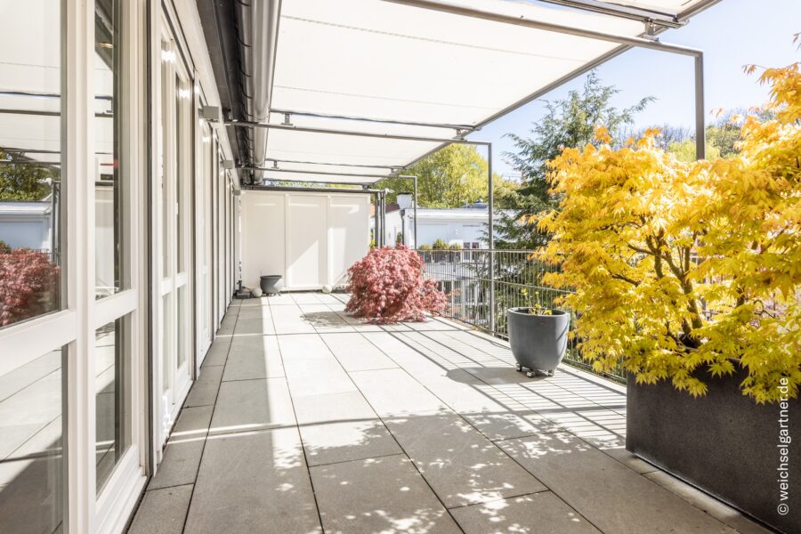 Exklusive Dachterrassen-Maisonette-Wohnung mit Penthouse-Charakter in bester Herzogpark-Lage - Weitere Terrassenansicht