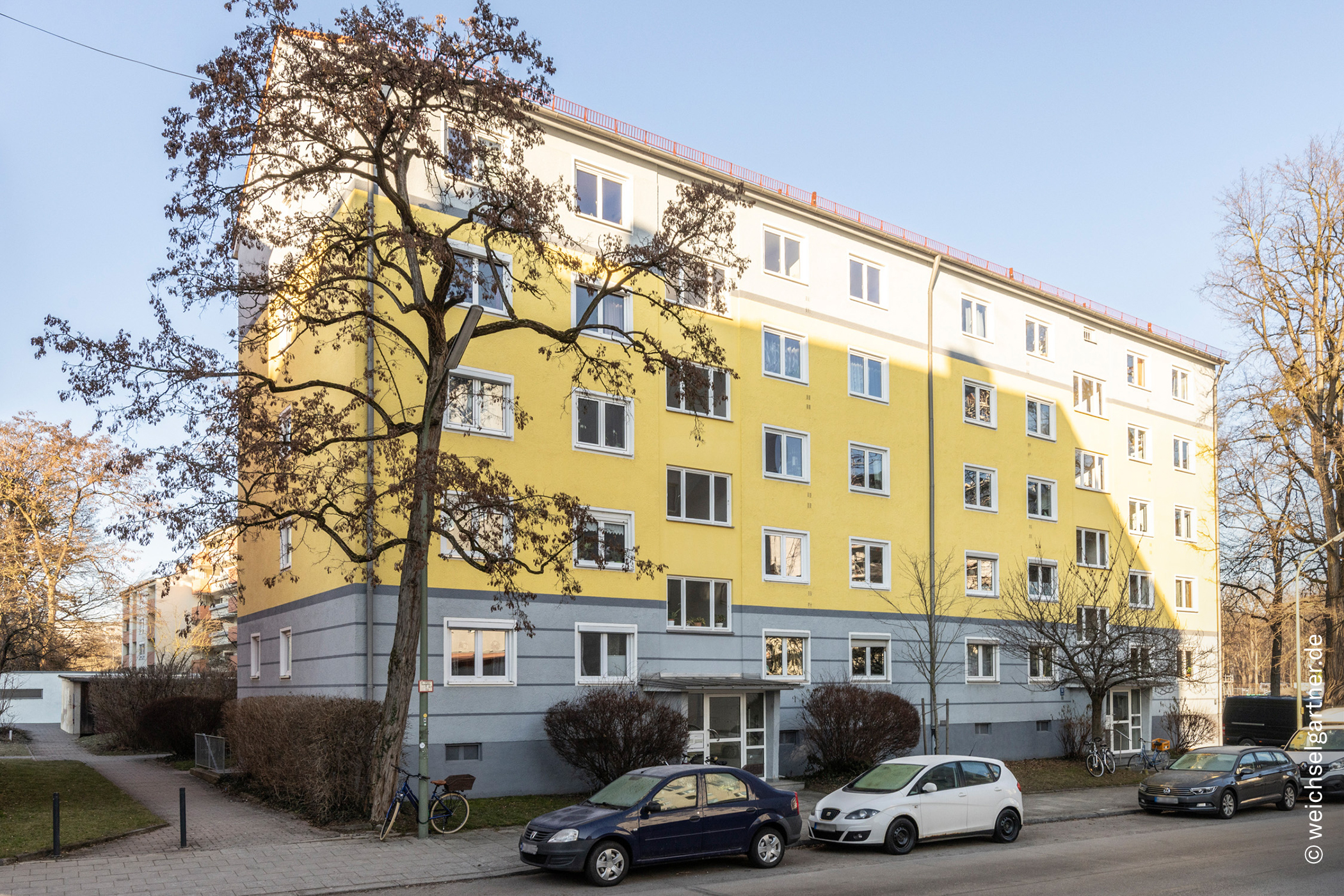 Bezugsfreie Eigentumswohnung mit Westbalkon in beliebter Lage, 81371 München, Etagenwohnung