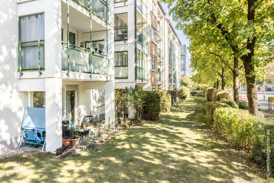 Vermietete Terrassenwohnung mit Süd-Ausrichtung, extra Hobbyraum und Tiefgaragen-Einzelstellplatz - Vermietete Terrassenwohnung
