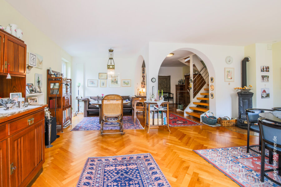 Neuwertige Doppelhaushälfte mit herrlichem Südgarten - Wohn- und Essbereich