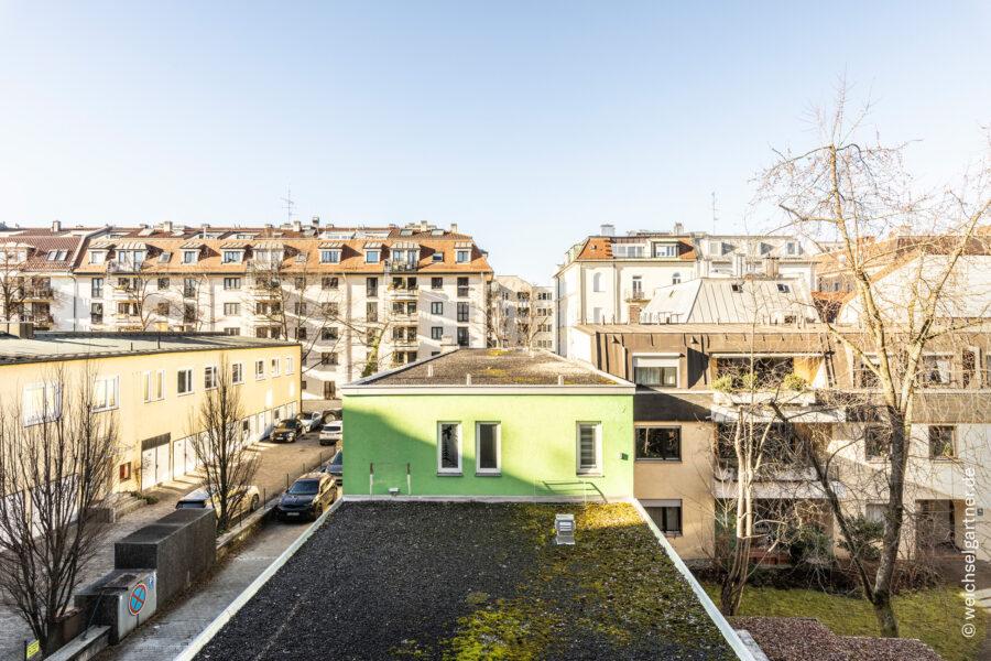 Bezugsfreies Appartement mit Westbalkon in ruhiger Innenhoflage zwischen Isar und Goetheplatz - Blick in den ruhigen Innenhof