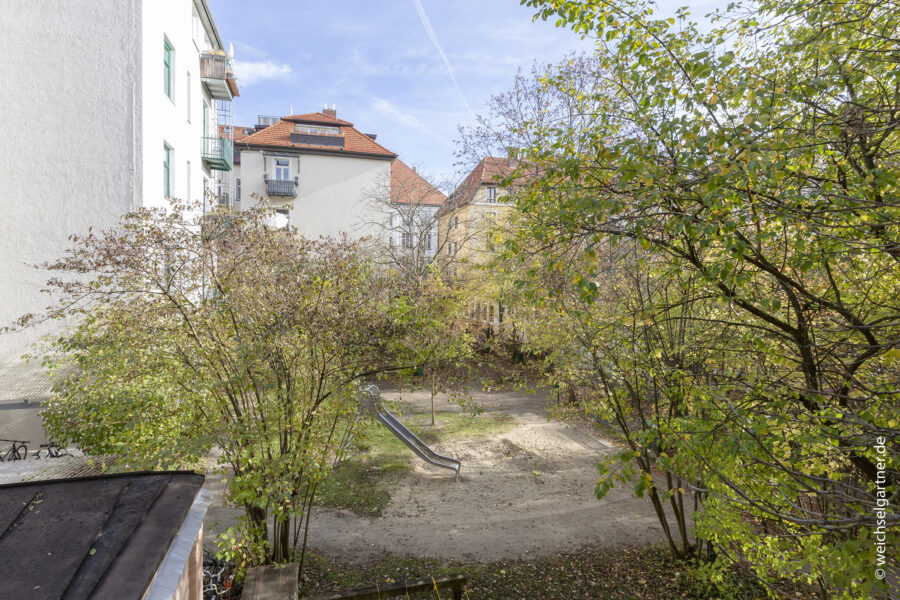 Stadtwohnung mit Wohnküche in Innenhoflage - Blick aus der Wohnküche