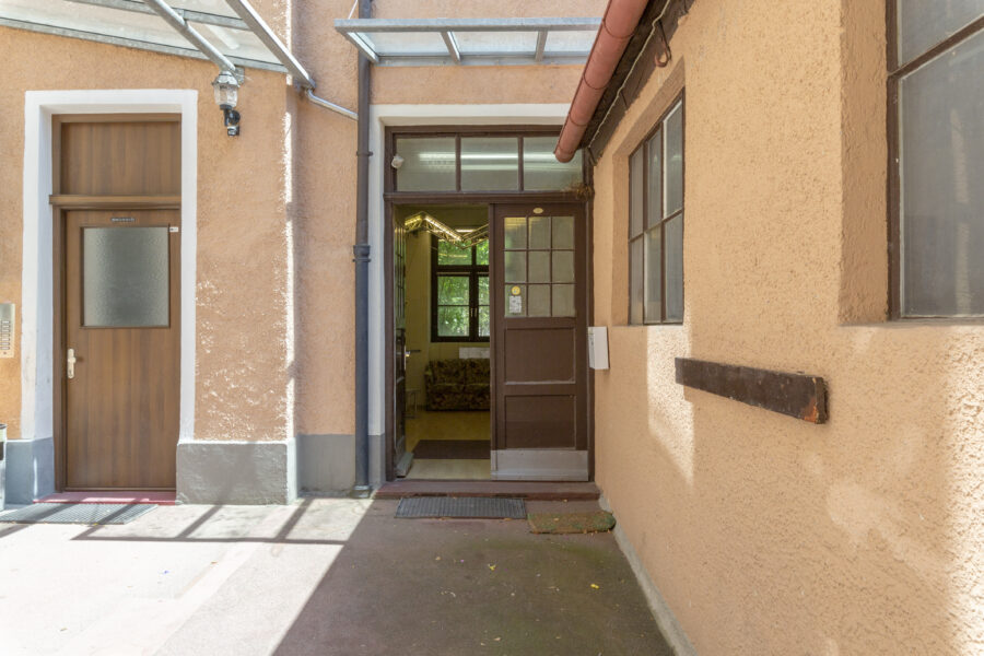 3 Laden- und Gewerbeeinheiten plus großer Garage in zentraler Stadtlage - auch Einzelverkauf möglich - Gewerbe im Hof