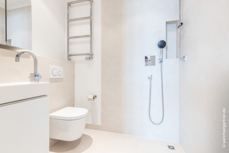 Hochwertige Gartenwohnung mit Süd-Ausrichtung, exklusiver Ausstattung und Energieeffizienzklasse A - Zusätzliches Duschbad