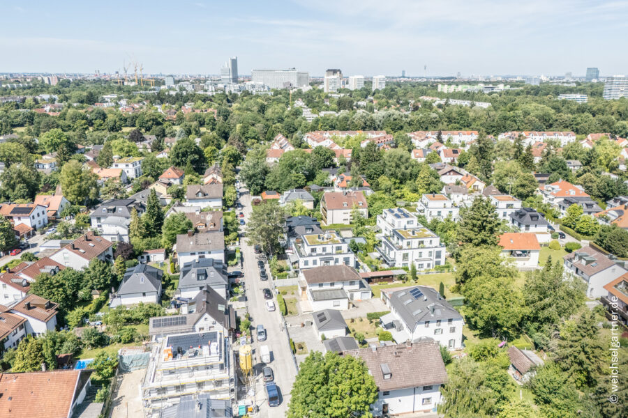 Hochwertige Gartenwohnung mit Süd-Ausrichtung, exklusiver Ausstattung und Energieeffizienzklasse A - Luftbildaufnahme