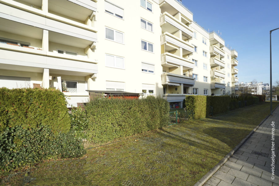 Freiwerdende Eigentumswohnung mit Süd-Loggia - Außenansicht