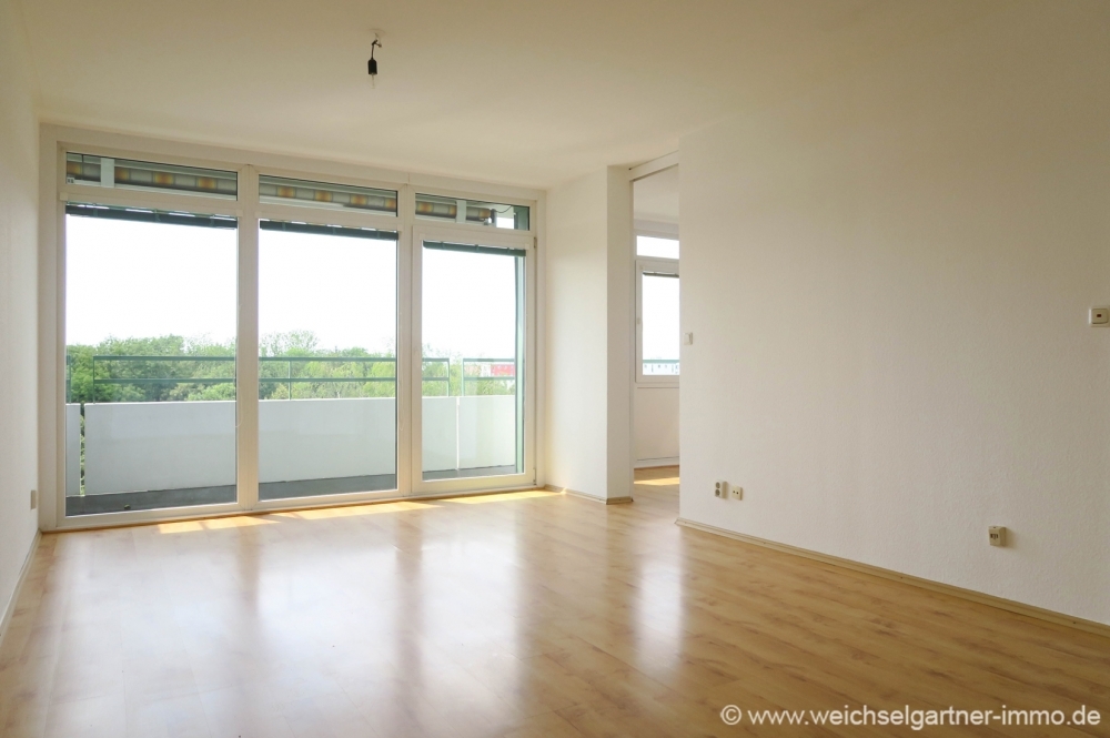 Lichtdurchflutete Wohnung mit Alpenblick, 81927 München, Etagenwohnung