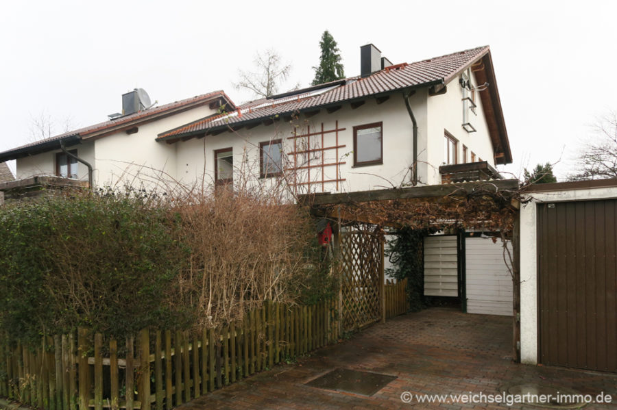 Bezugsfreie Doppelhaushälfte in ruhiger, familienfreundlicher Wohnlage - Hausansicht