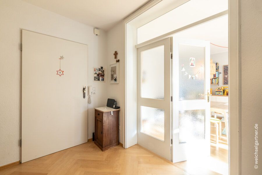 Stilvolle 3-Zimmer-Wohnung in beliebter Lage mit Südbalkon - Eingangsbereich der Wohnung