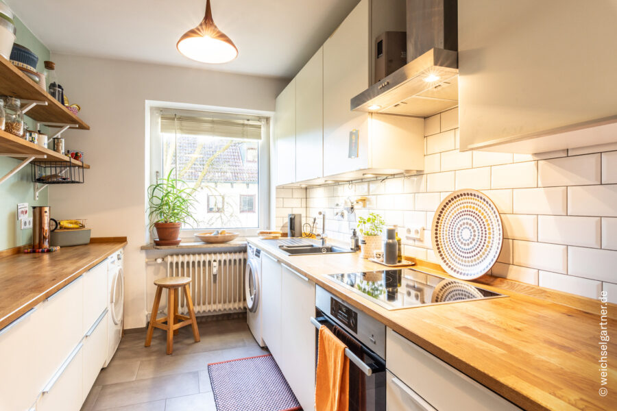 Stilvolle 3-Zimmer-Wohnung in beliebter Lage mit Südbalkon - Neuwertige Einbauküche