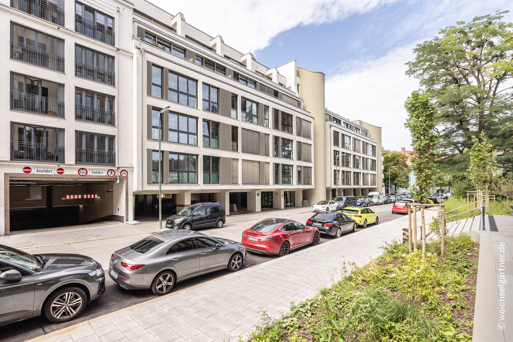 Hochwertig ausgestattete Stadtwohnung mit Balkon & TG-Stellplatz in ruhiger und zentraler Wohnlage, 81677 München, Etagenwohnung