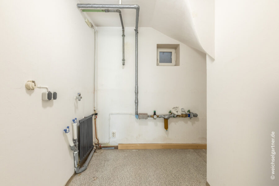 Außergewöhnliches Reiheneckhaus in schöner Hanglage mit Doppelgarage und traumhaftem Südgarten - Technikraum (laut Grundriss)