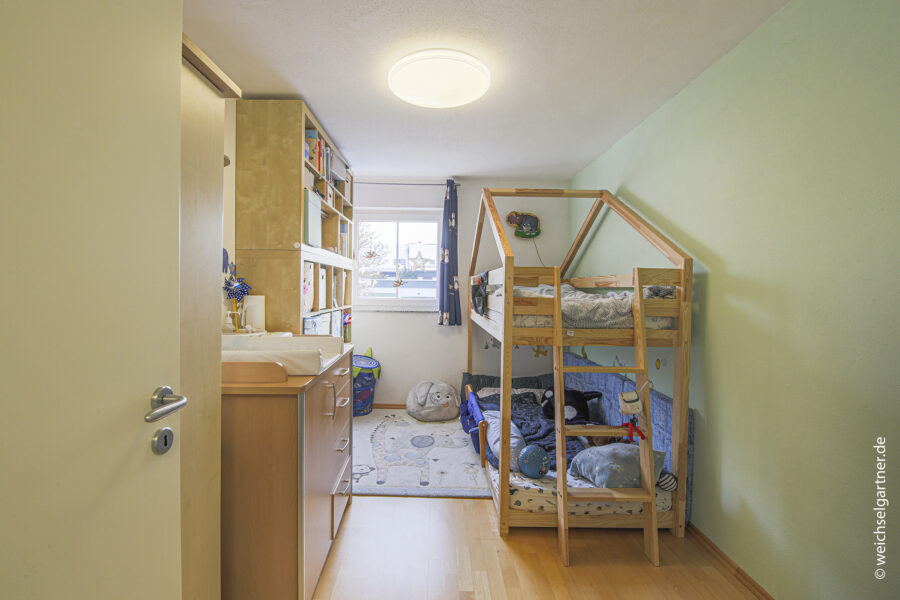 Attraktive 3 Zimmer Eigentumswohnung mit Südwest-Balkon und Privatgarten - Kinderzimmer