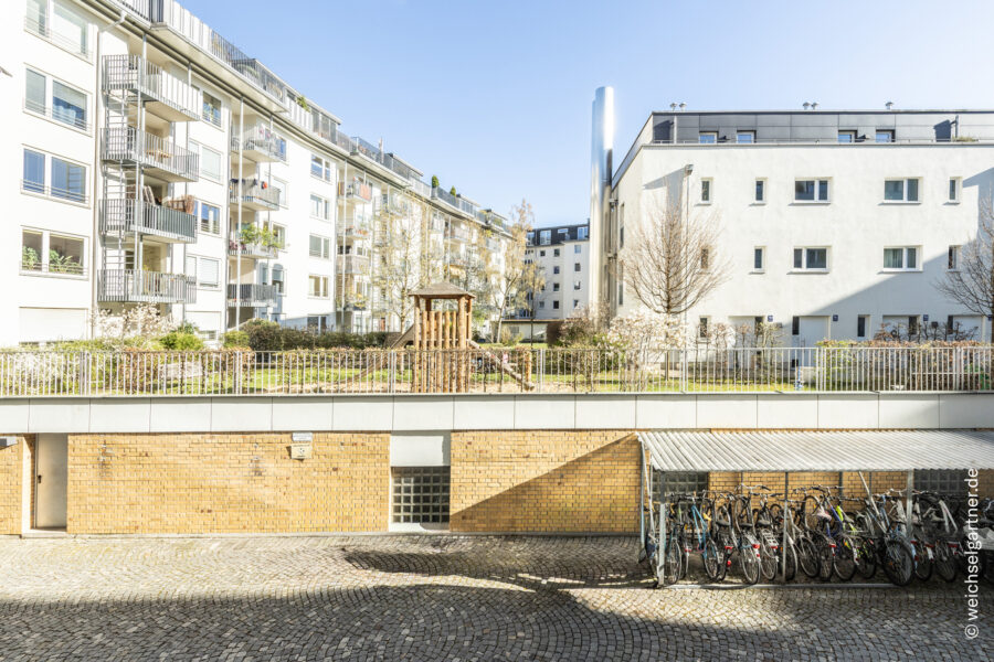 Top geschnittene 3-Zimmer-Wohnung mit Balkon in nächster Nähe zum Olympiapark und Leonrodplatz - Blick vom Balkon