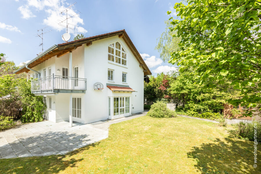 Schöne Doppelhaushälfte mit großem Garten in ruhiger Wohnlage - Schöne Doppelhaushälfte