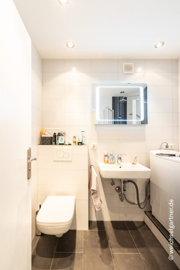 Frei ab 01.03.2026: Vollmöbliertes Appartement in beliebter Wohnlage - Modernisiertes Badezimmer