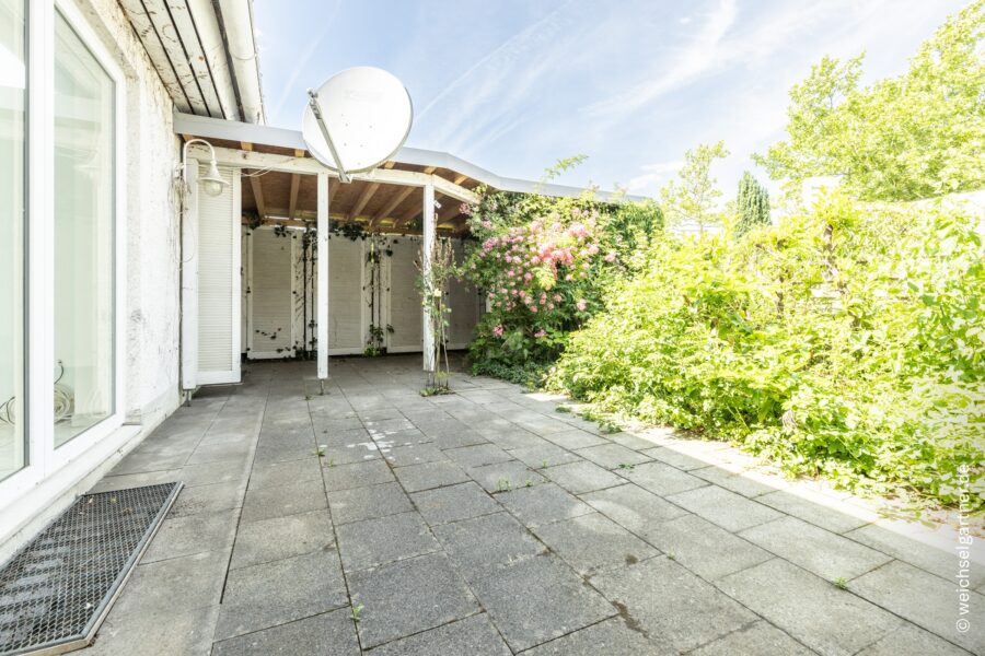 Besonderheit: Charmanter Atrium-Bungalow am Ende einer ruhigen Anliegerstraße - Terrasse mit viel Privatsphäre