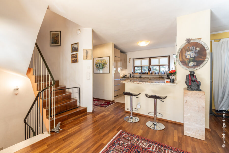 Einfamilienhaus mit Einlieger-Dachstudio und herrlichem Südgarten am Isarhochufer - Die offene, moderne Küche