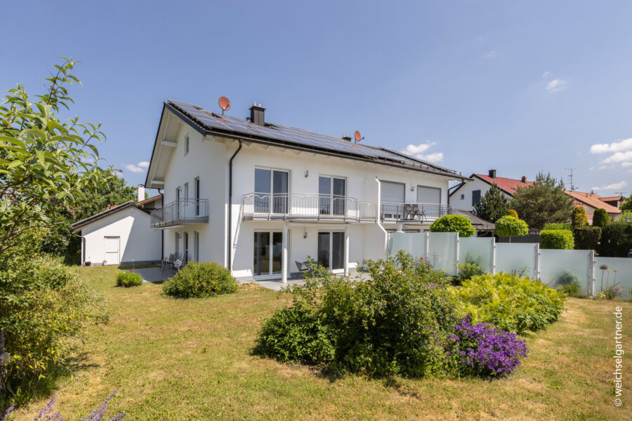 Doppelhaushälfte mit großem Südwest-Garten in idyllischer Ortsrandlage - Doppelhaushälfte