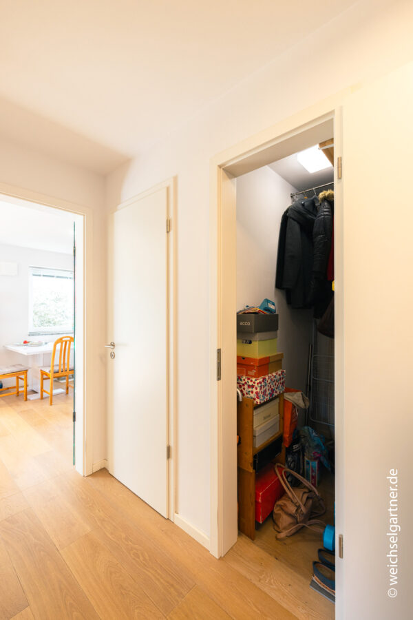 Schöne und helle Gartenwohnung mit idealer Süd-Ost-Ausrichtung - Abstellkammer und Gäste-WC