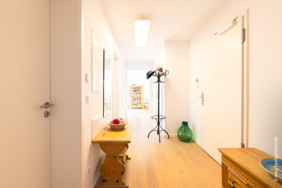 Schöne und helle Gartenwohnung mit idealer Süd-Ost-Ausrichtung - Freundlicher Dielenbereich