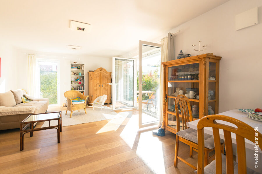 Schöne und helle Gartenwohnung mit idealer Süd-Ost-Ausrichtung - Lichtdurchfluteter Wohnbereich