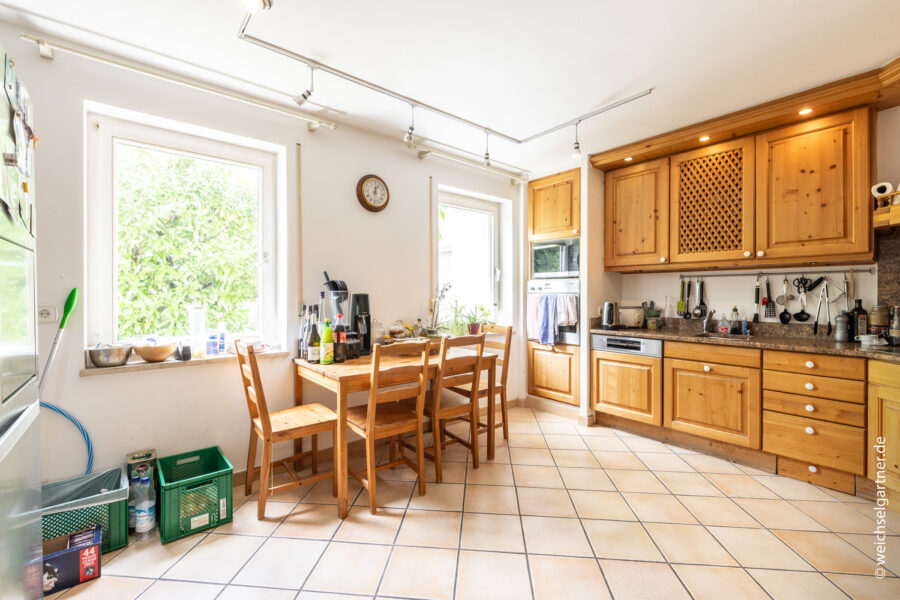Freistehendes, bezugsfreies Einfamilienhaus in familienfreundlicher Wohngegend - Geräumige Küche
