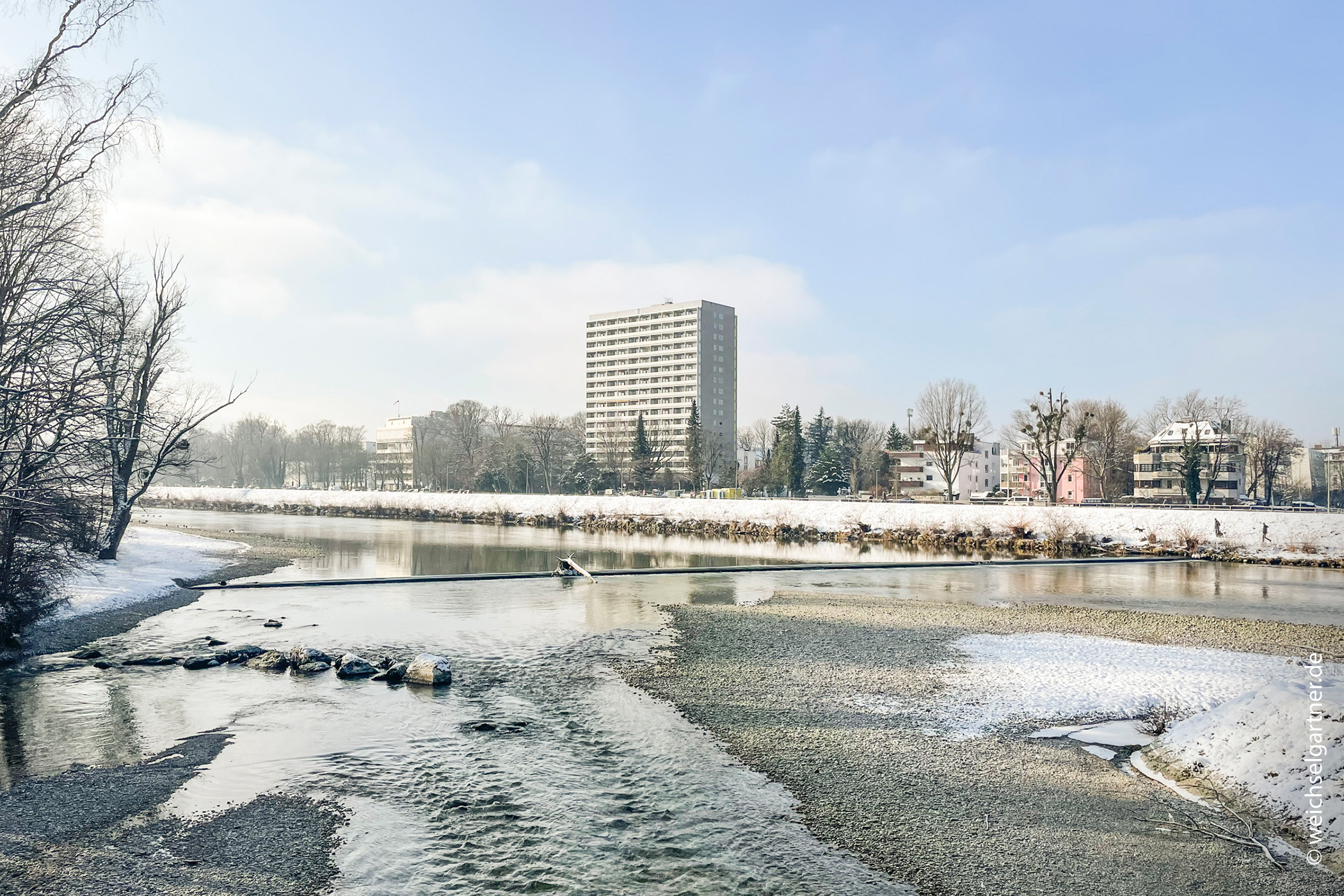 Direkt an der Isar: Eigentumswohnung mit fantastischem Weitblick über die Stadt und in die Berge, 81379 München, Etagenwohnung