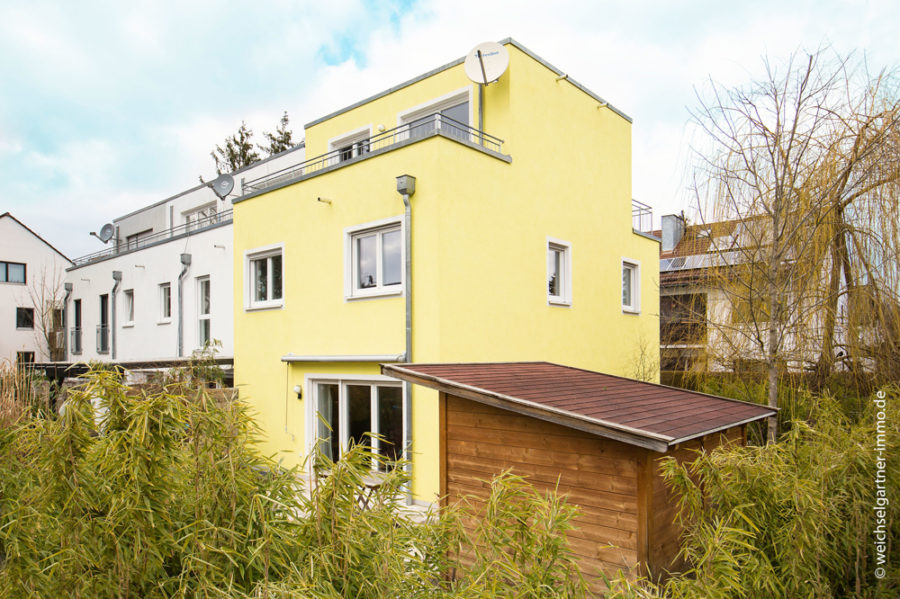 Neuwertiges Reiheneckhaus in ruhiger Wohnlage - Hausansicht