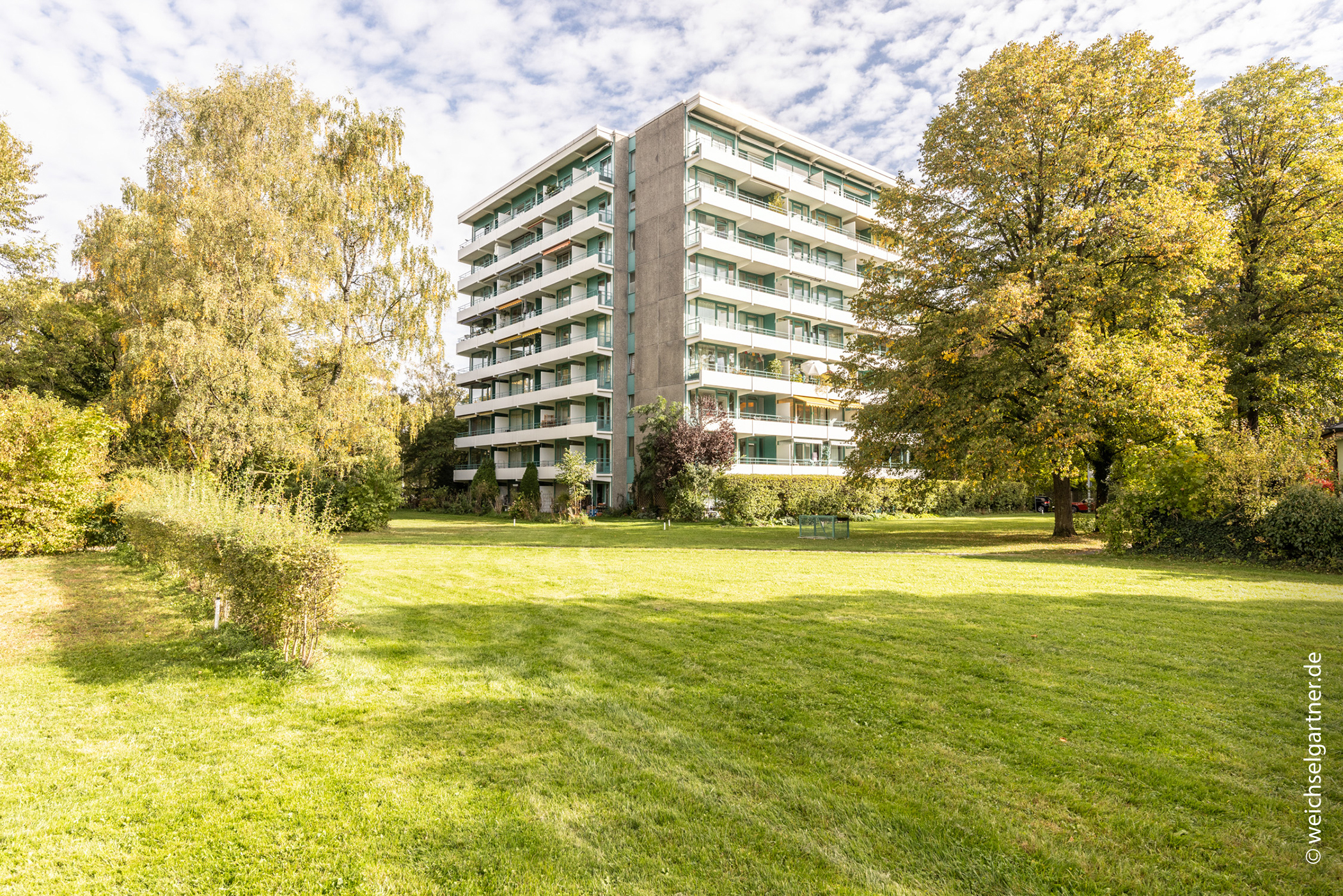 Geräumige und bezugsfreie 3-Zimmer-Wohnung mit Weitblick, 81927 München, Etagenwohnung