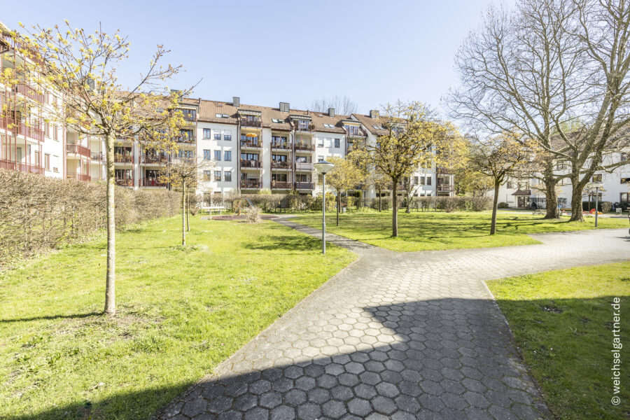 Ansprechend geschnittene Wohnung mit ruhigem Balkon zum Innenhof in unmitelbarer Nähe zur Isar - Grünfläche im Innenhof