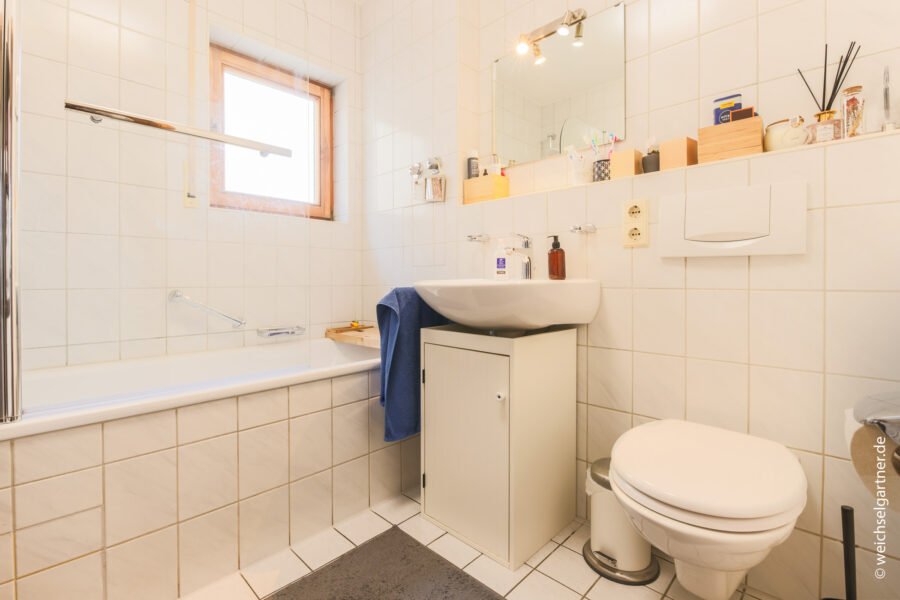 Renditestarkes Mehrfamilienhaus mit attraktiven Wohnungen in top Lage - Wohnung 2 EG links