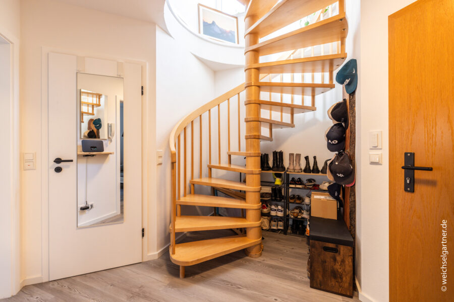 Renditestarkes Mehrfamilienhaus mit attraktiven Wohnungen in top Lage - Wohnung 3 OG/DG rechts