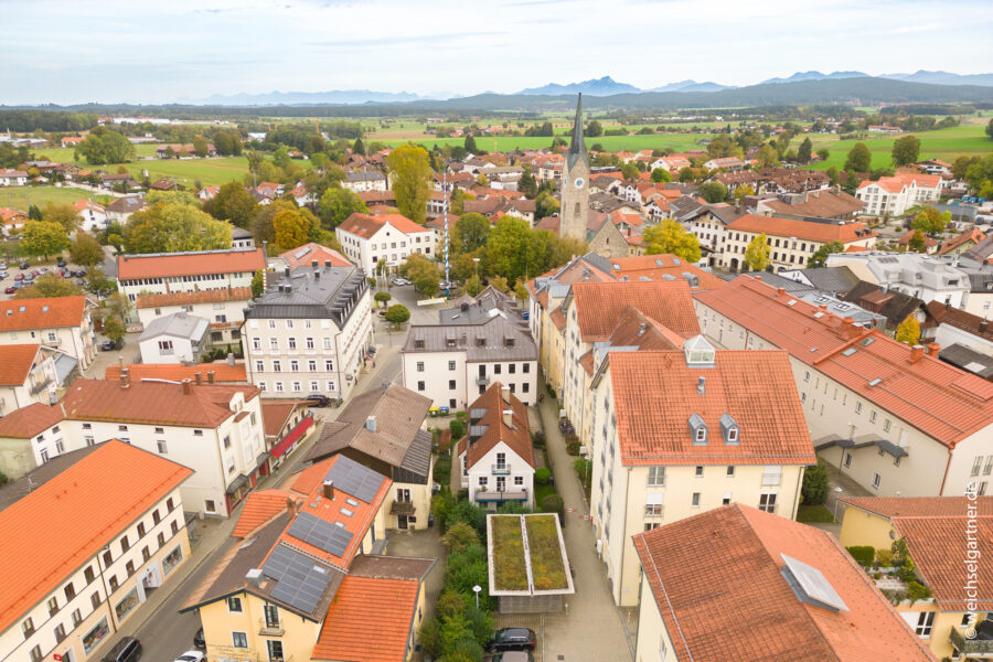 Renditestarkes Mehrfamilienhaus mit attraktiven Wohnungen in top Lage - Luftbildaufnahme