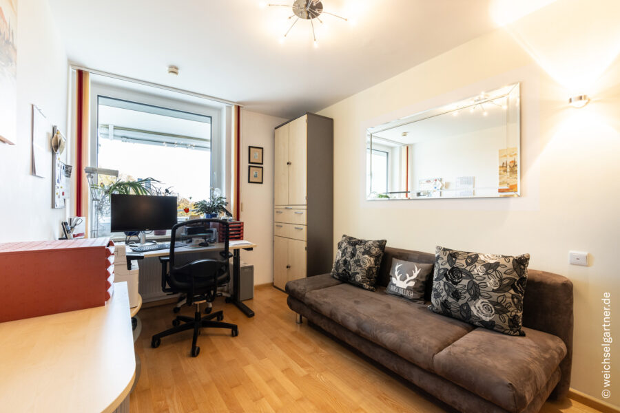 Modernisierte 3-Zimmer-Wohnung mit funktionaler Ausstattung und Westbalkon - Kinderzimmer