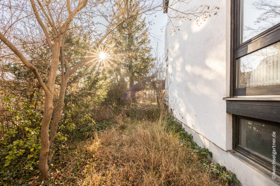 Baugrundstück mit Altbestand in gewachsenem Wohnumfeld von Kleinhadern - Östlicher Grundstücksbereich