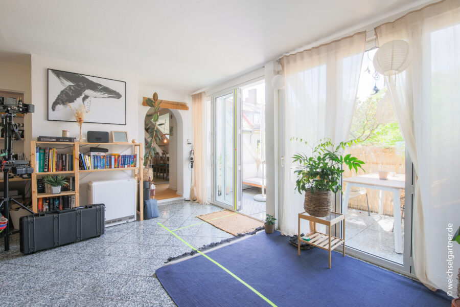 Dachterrassenwohnung in ruhiger und grüner Innenhoflage im Denkmal-Altbau - Schlafzimmer 2