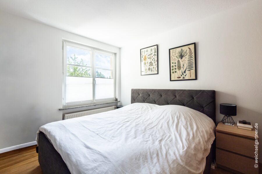Moderne 2-Zimmer-Wohnung in ruhiger Lage mit Westloggia und Blick ins Grüne - Weitere Ansicht Schlafzimmer