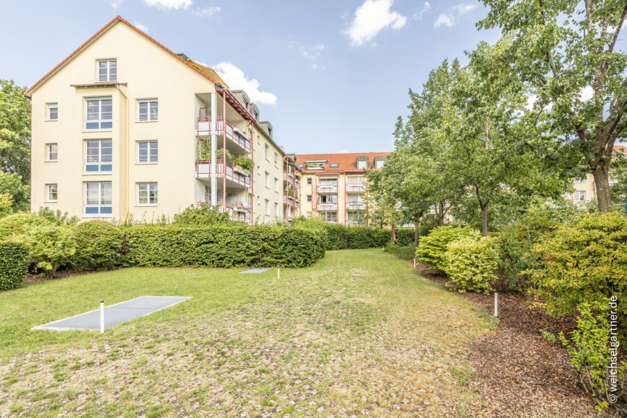Moderne 2-Zimmer-Wohnung in ruhiger Lage mit Westloggia und Blick ins Grüne - Ansicht der Wohnanlage