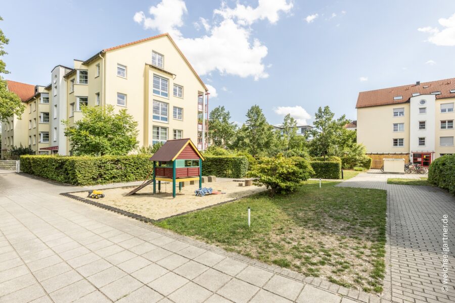 Moderne 2-Zimmer-Wohnung in ruhiger Lage mit Westloggia und Blick ins Grüne - Gepflegte Wohnanlage