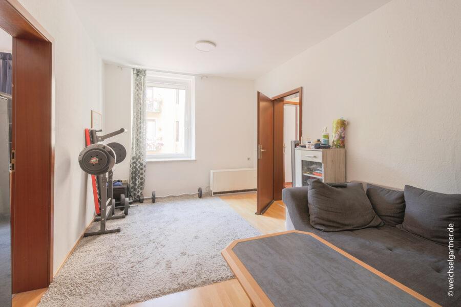 Vermietete Stadtwohnung mit Wohnküche - Wohnzimmer